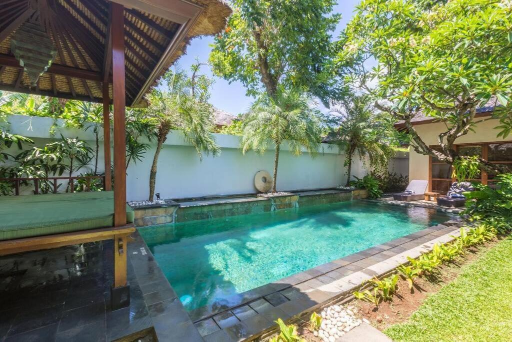 Villa Aisha Sanur  Luaran gambar