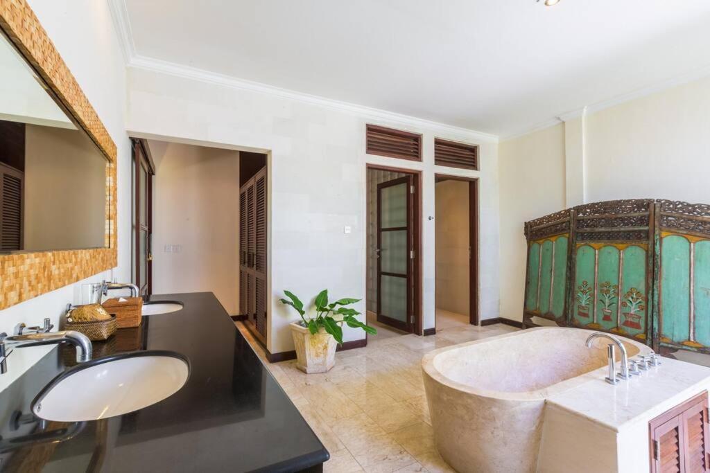 Villa Aisha Sanur  Luaran gambar