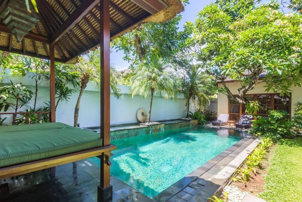 Villa Aisha Sanur  Luaran gambar
